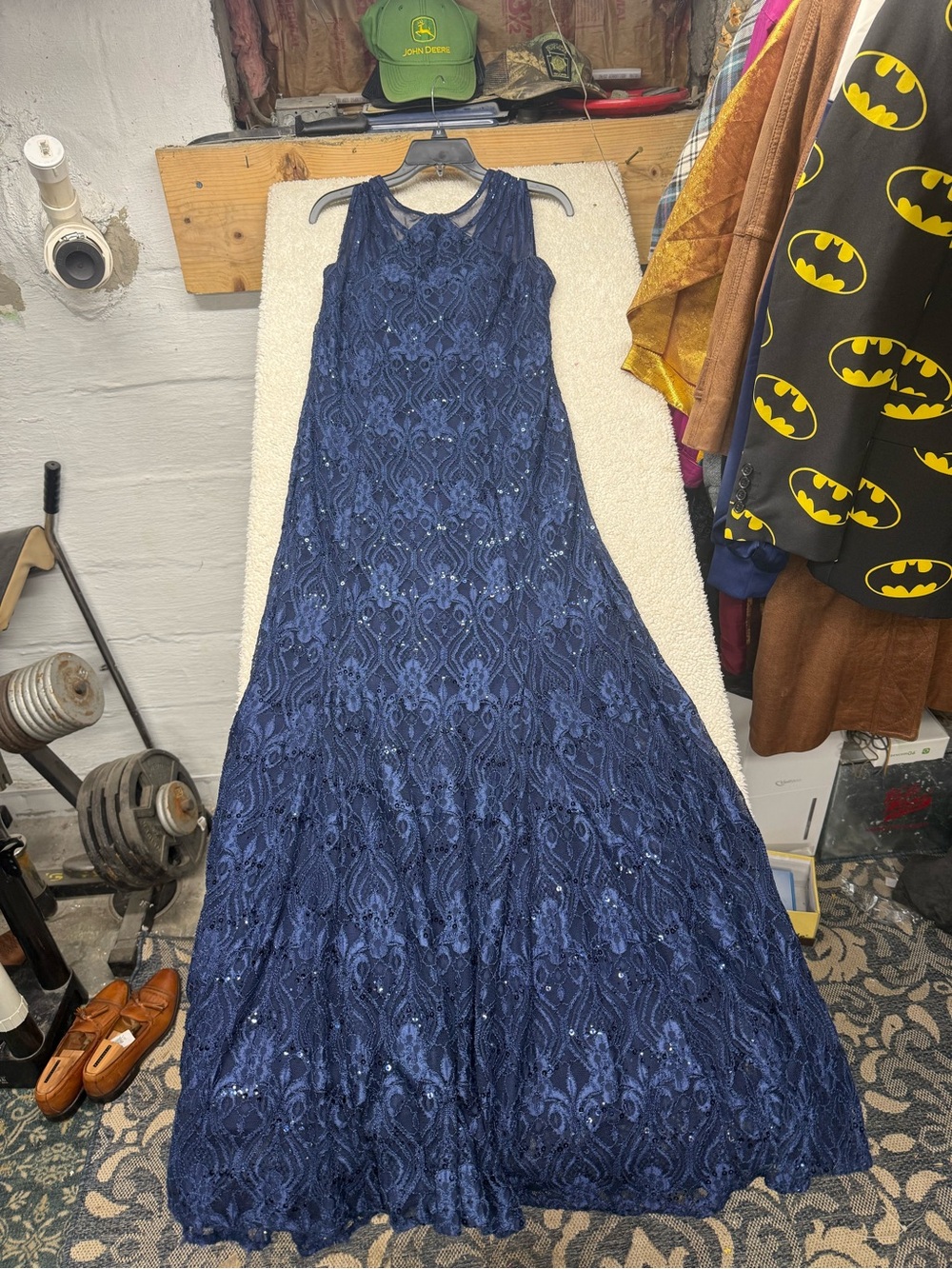 R&M Richards size 12 Elegant Navy Blue Lace Evening Gown Sleeveless Formal Dress